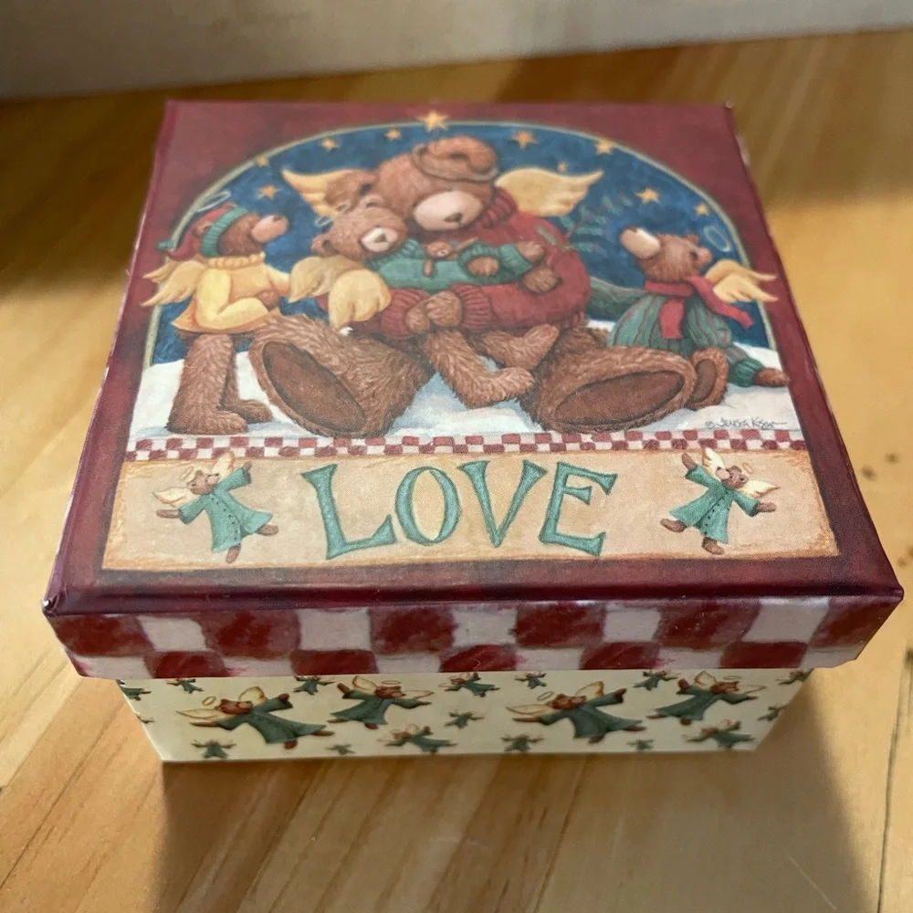 NWT 10 tiny wooden clips with llama, alpaca, cactus design and in gift box